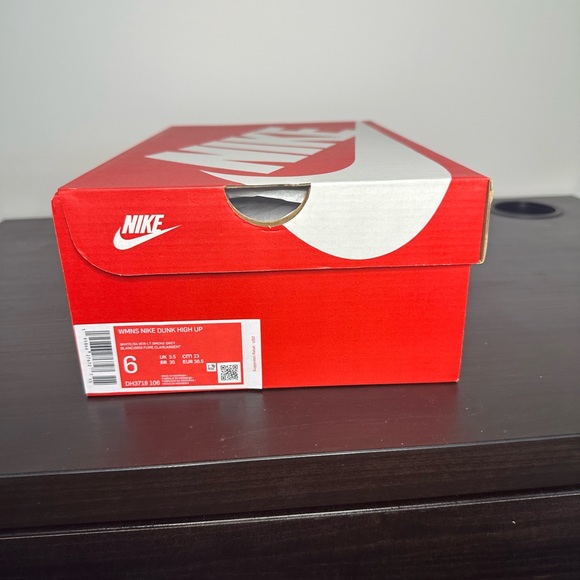 New Nike WMNS Dunk High UP Light Smoke Grey DH3718-106 Size:6 - Picture 6 of 10